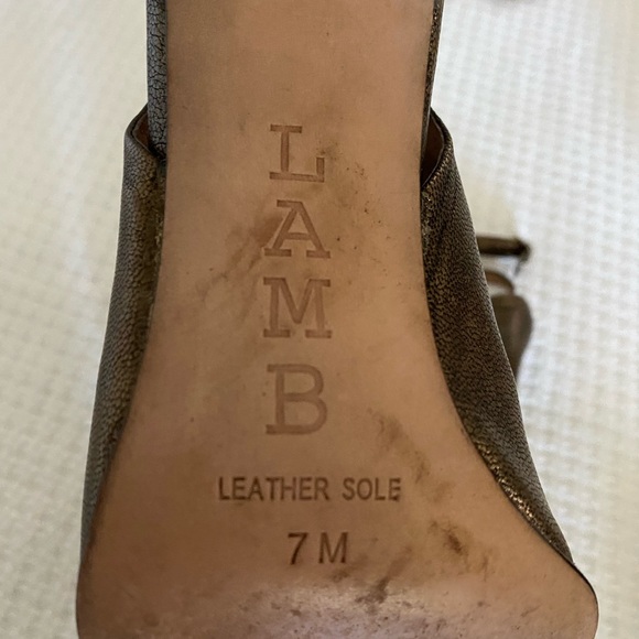 Very nice open antique gold open booties. - Picture 4 of 5